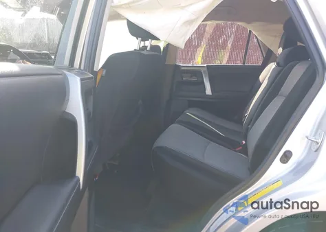 2018 Toyota 4Runner Sr5 z USA, uszkodzony, nr VIN JTEZU5JR1J5167621